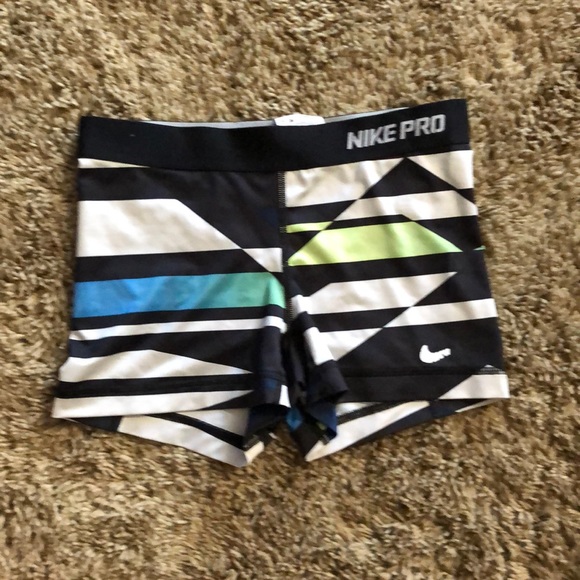 Nike Pants - Nike pro spandex shorts
